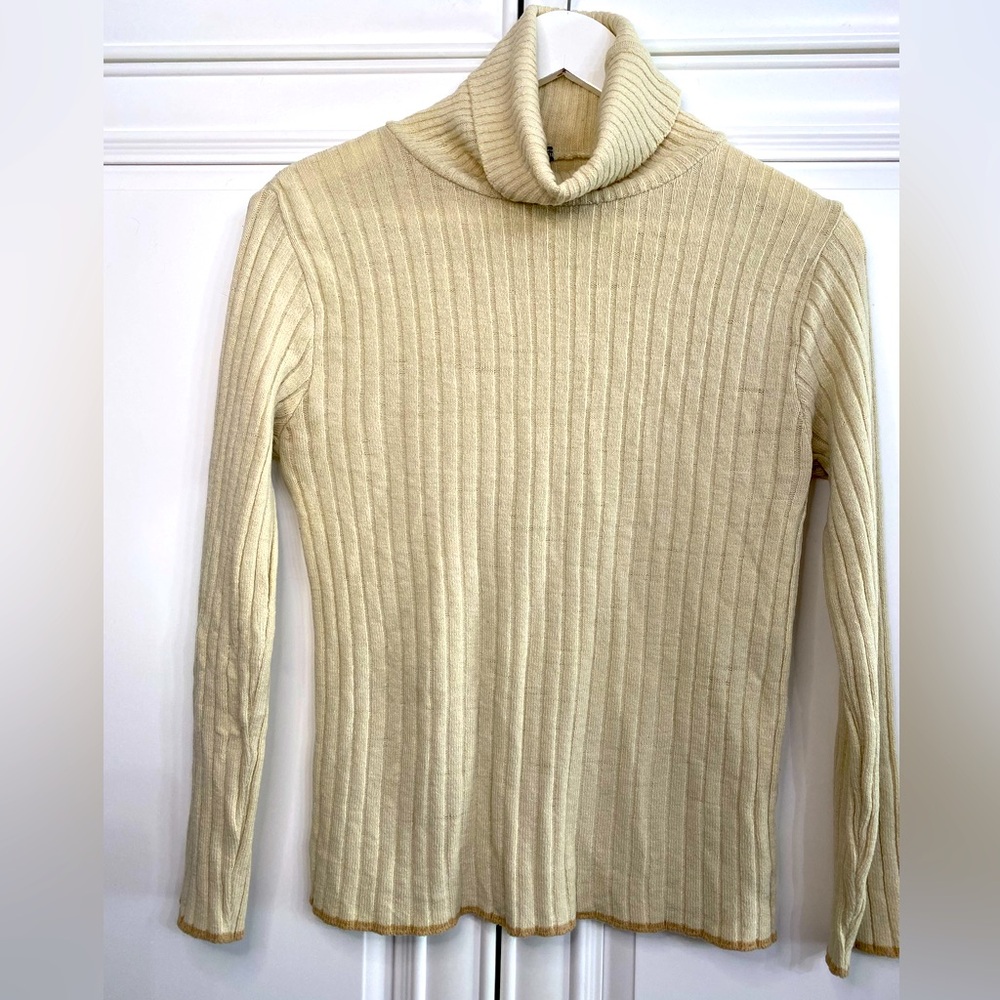 River Island Size Medium Ribbed Cream Turtleneck Tan Line Along Hem and Cuffs